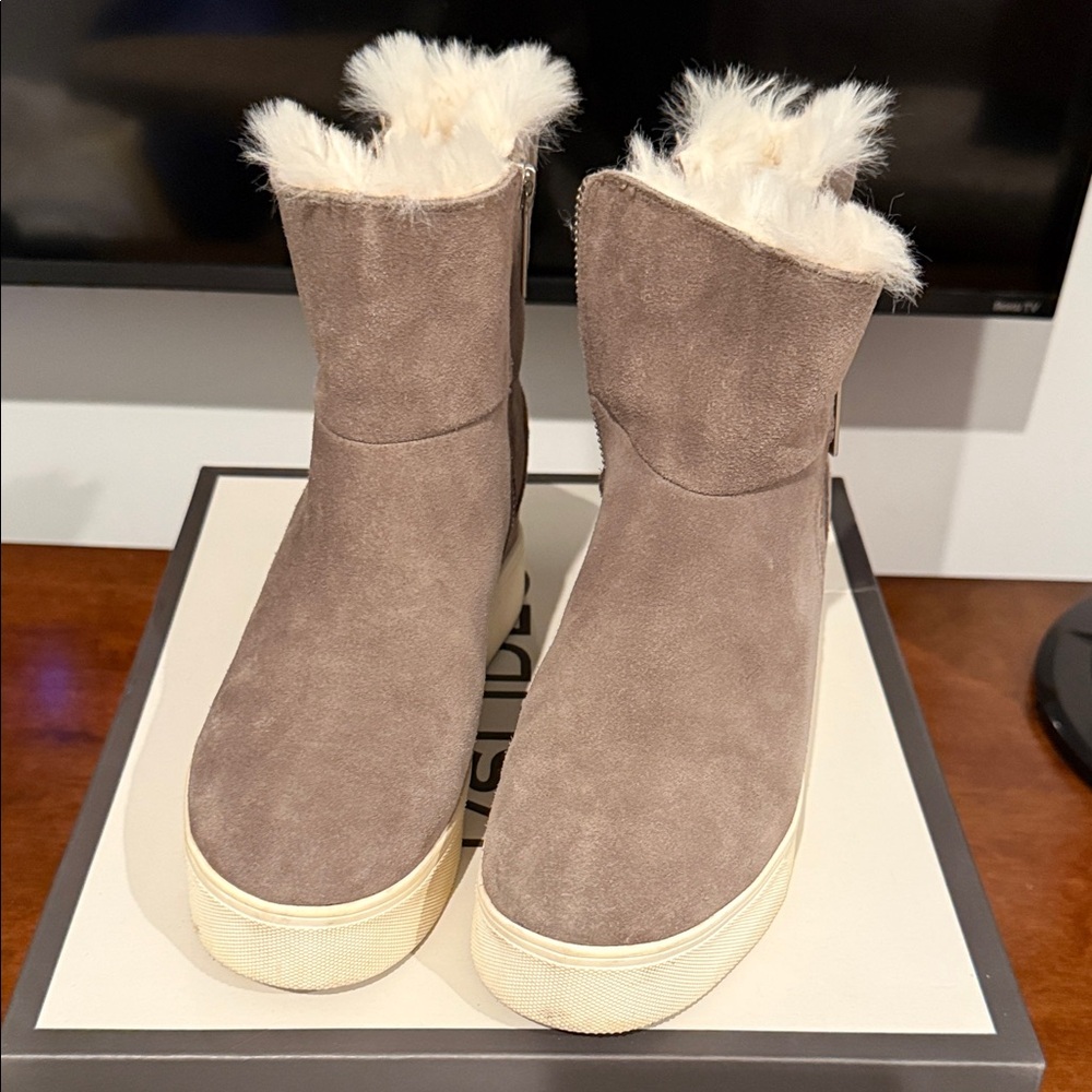 J Slides Brown Suede Fur-Lined Boots - Picture 3 of 4